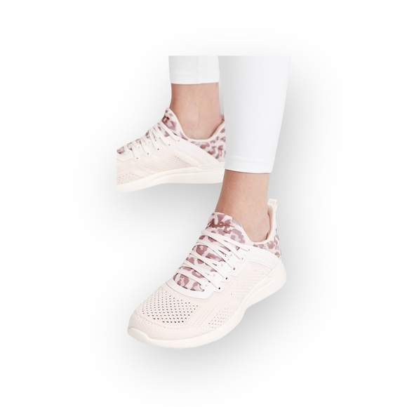 new APL 𖤐TechLoom Tracer Knit Running Shoes Sneakers 𖤐 Pink Leopard 𖤐 8.5M 𖤐 - Picture 15 of 16